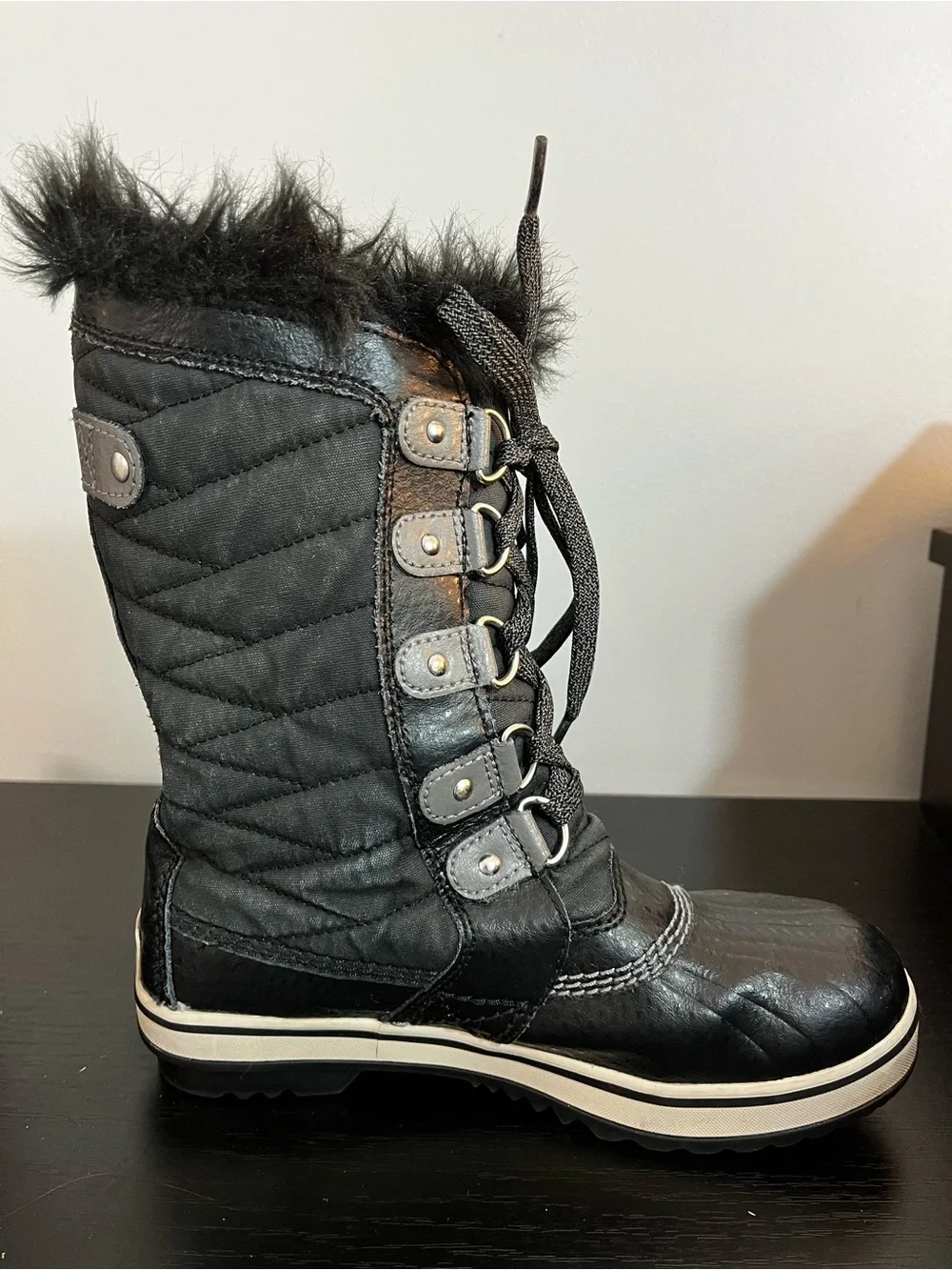Sorel Tofino Youth Black Faux Fur-Trim Winter Lace-Up Snow Boots Big Girl’s 3